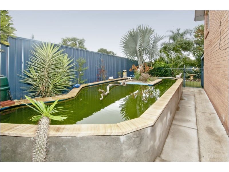 1  Dampier Ave, Eagleby QLD 4207