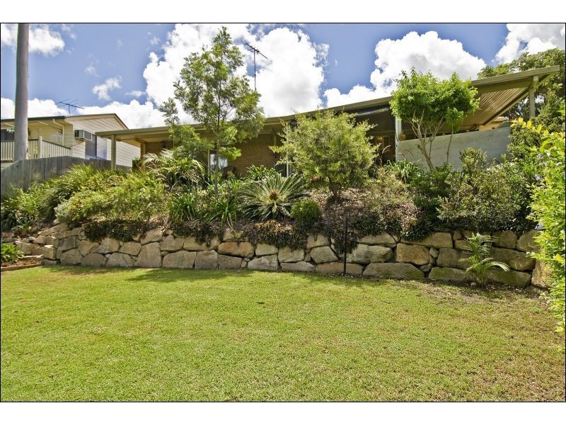 Edens Landing QLD 4207