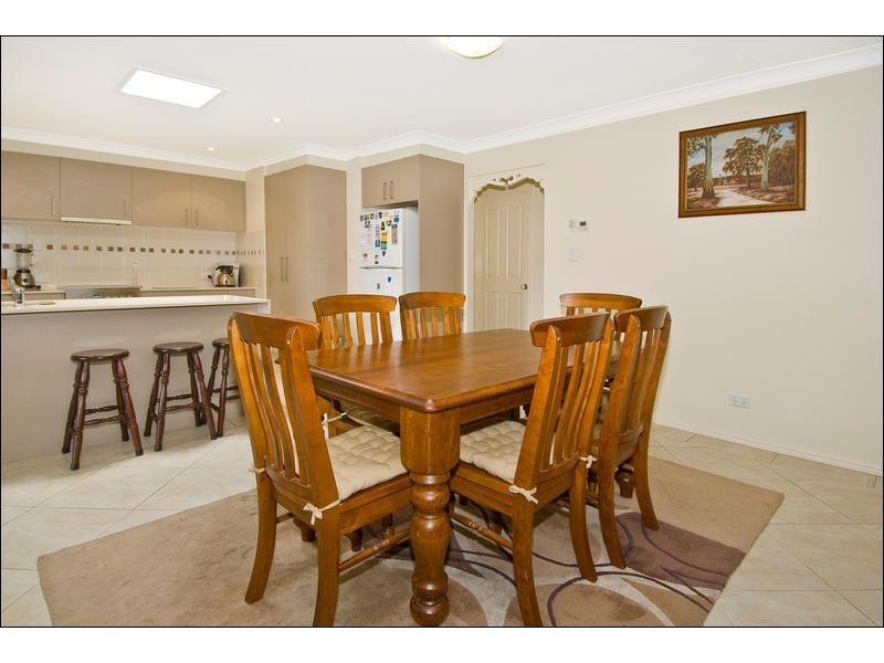 4 Richardson Court, Edens Landing QLD 4207