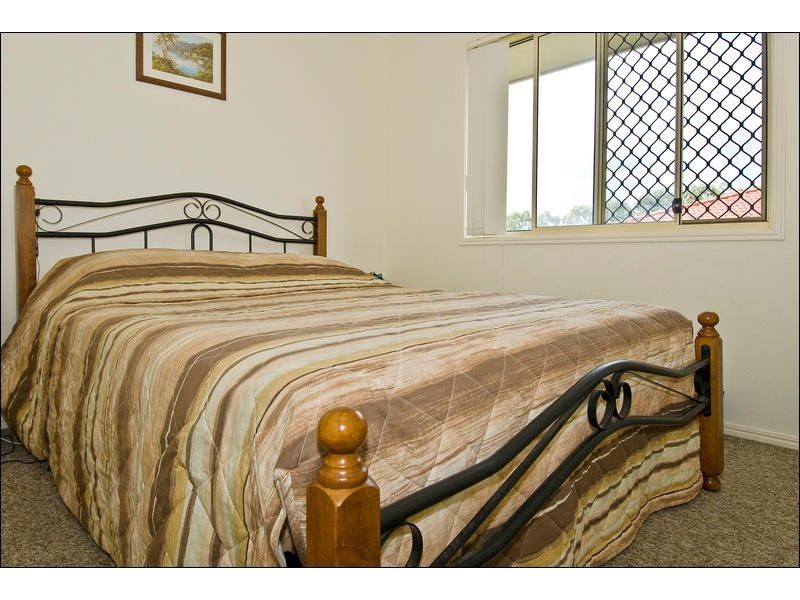 4 Richardson Court, Edens Landing QLD 4207