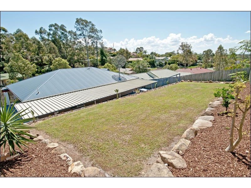 10 Lindau Street, Edens Landing QLD 4207