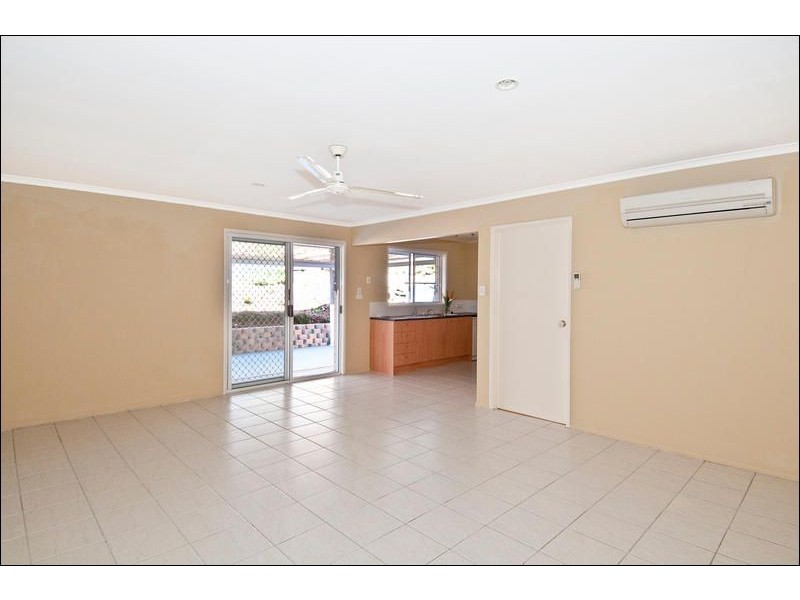 10 Lindau Street, Edens Landing QLD 4207