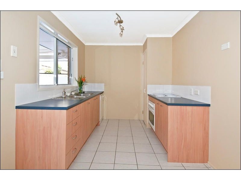 10 Lindau Street, Edens Landing QLD 4207