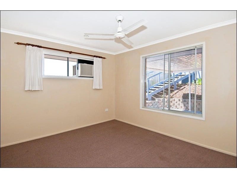 10 Lindau Street, Edens Landing QLD 4207