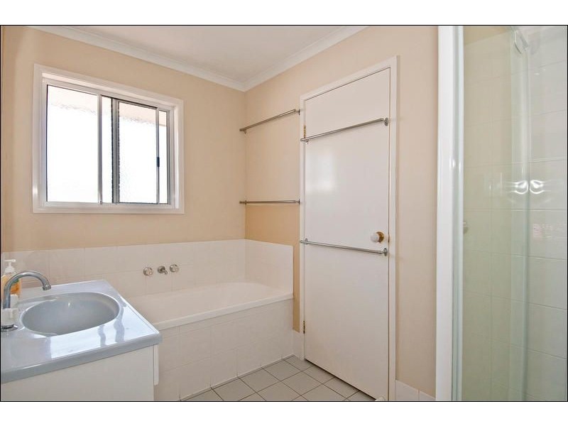 10 Lindau Street, Edens Landing QLD 4207