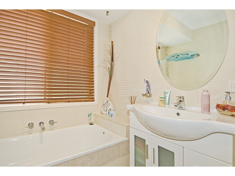 44 Yvonne Cresent, Mount Warren Park QLD 4207