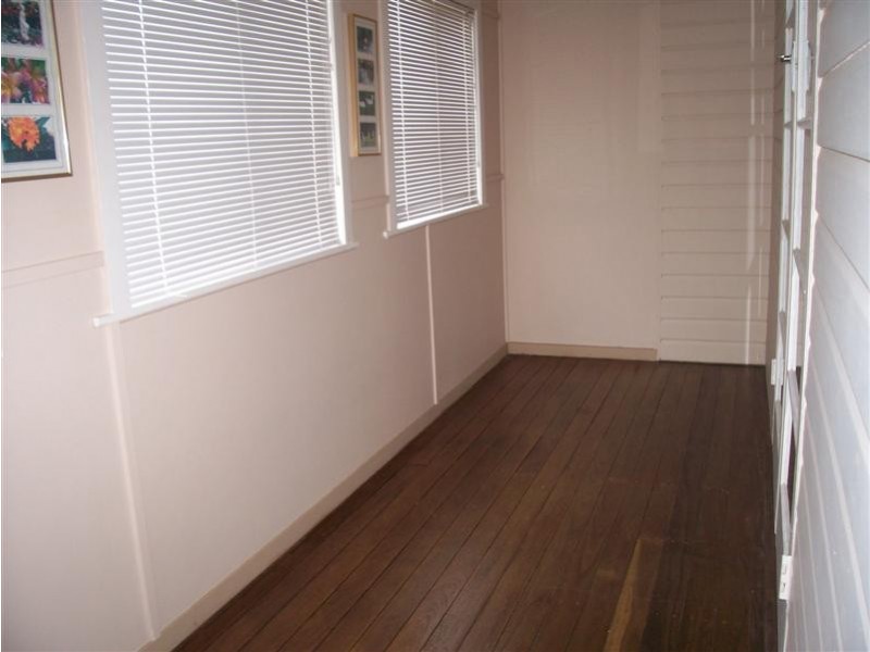 30 Reuben Street, Holland Park QLD 4121