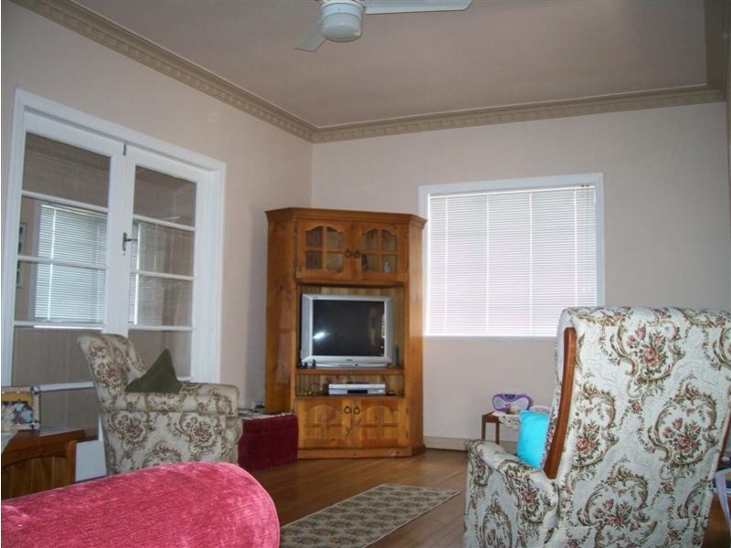 30 Reuben Street, Holland Park QLD 4121