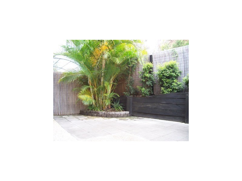 2/5 Delanty Crt, Edens Landing QLD 4207