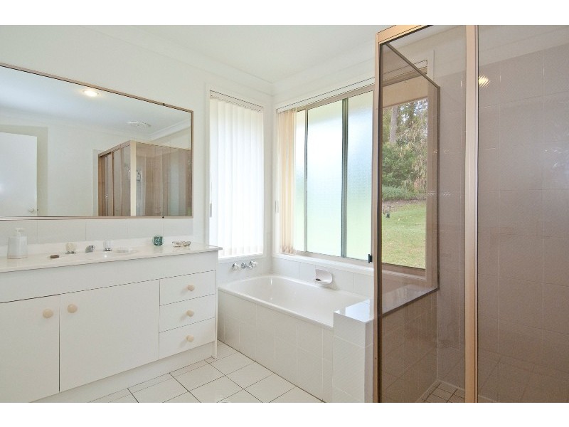 7 Carl Heck Boulevard, Windaroo QLD 4207
