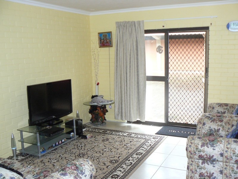 3/6 Cowper Avenue, Eagleby QLD 4207