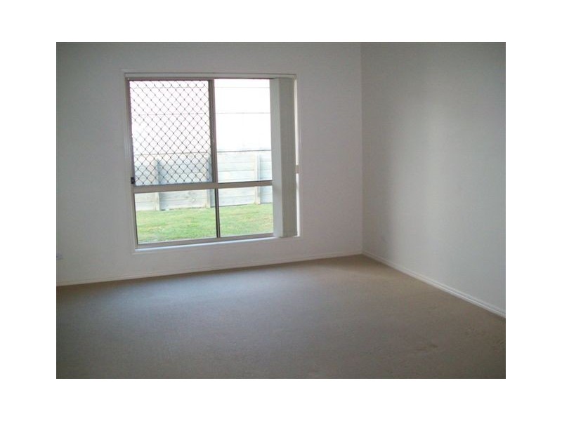 24 Sandra Ann Dr, Edens Landing QLD 4207