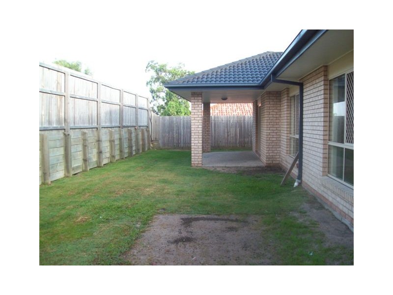 24 Sandra Ann Dr, Edens Landing QLD 4207