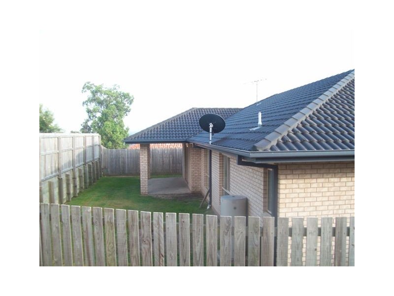 24 Sandra Ann Dr, Edens Landing QLD 4207