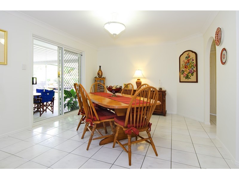 27 Yvonne Crescent, Mount Warren Park QLD 4207