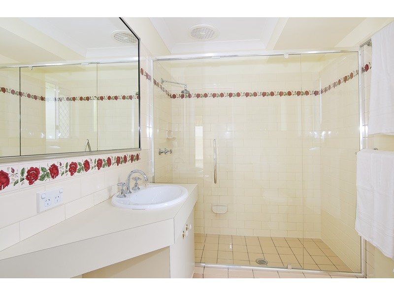 27 Yvonne Crescent, Mount Warren Park QLD 4207