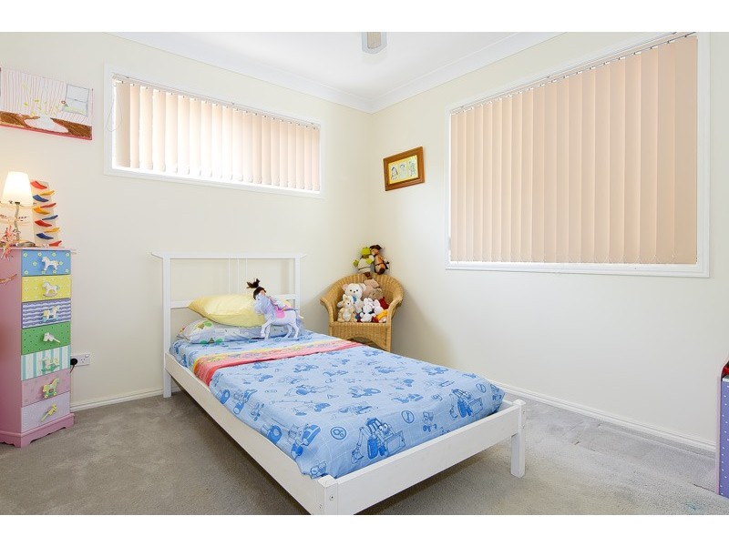 27 Yvonne Crescent, Mount Warren Park QLD 4207