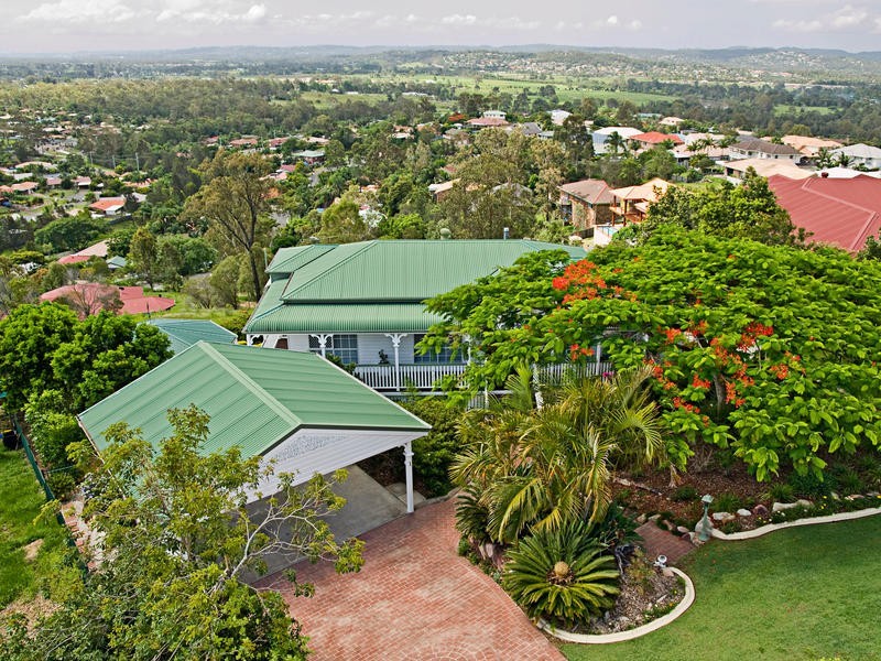 1 Valerie Close, Edens Landing QLD 4207