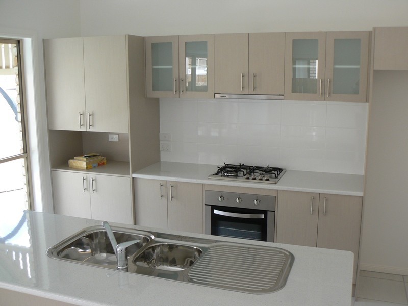 18 Kilkivan Parade, Waterford QLD 4133