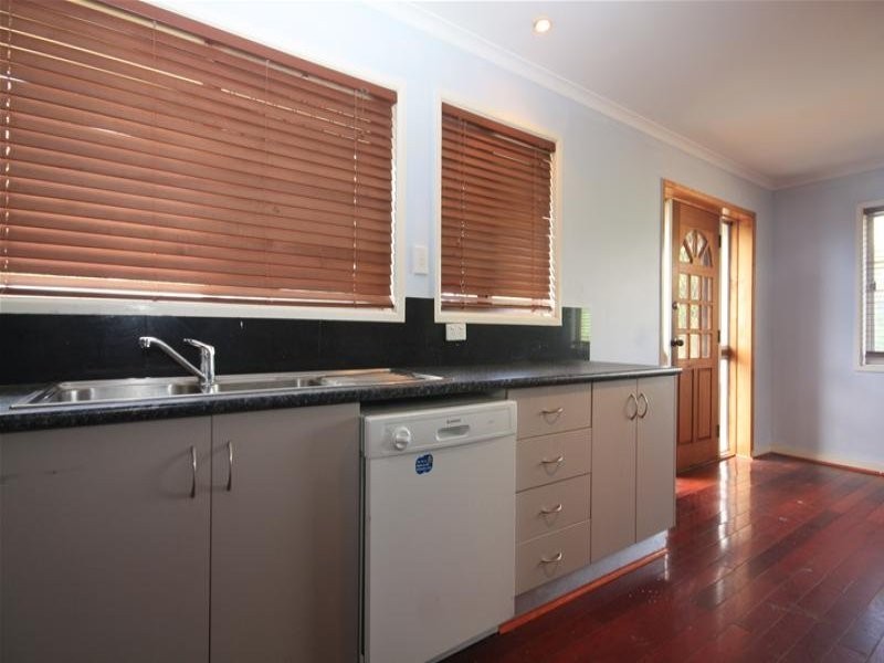 28 Meadow Cres, Beenleigh QLD 4207