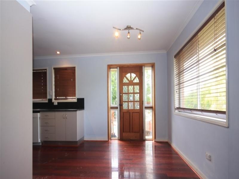 28 Meadow Cres, Beenleigh QLD 4207