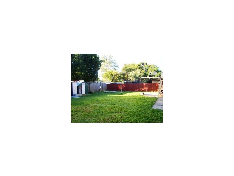 28 Meadow Cr, Beenleigh QLD 4207