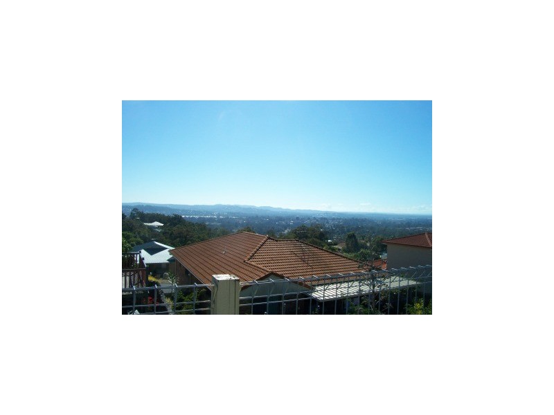 28 Hillside Crescent, Edens Landing QLD 4207