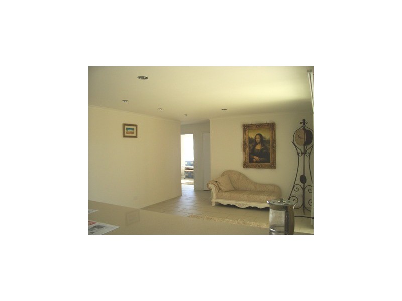 28 Hillside Crescent, Edens Landing QLD 4207