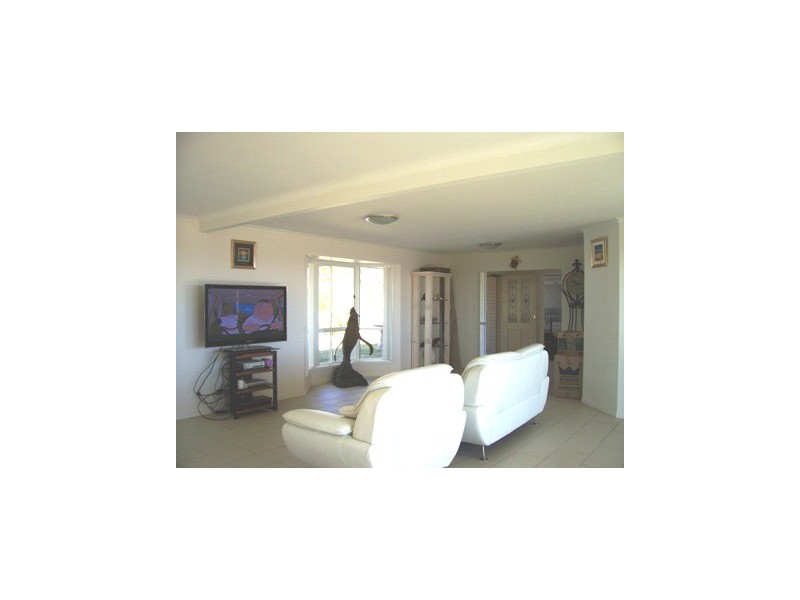 28 Hillside Crescent, Edens Landing QLD 4207