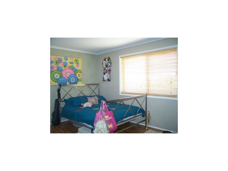 28 Hillside Crescent, Edens Landing QLD 4207