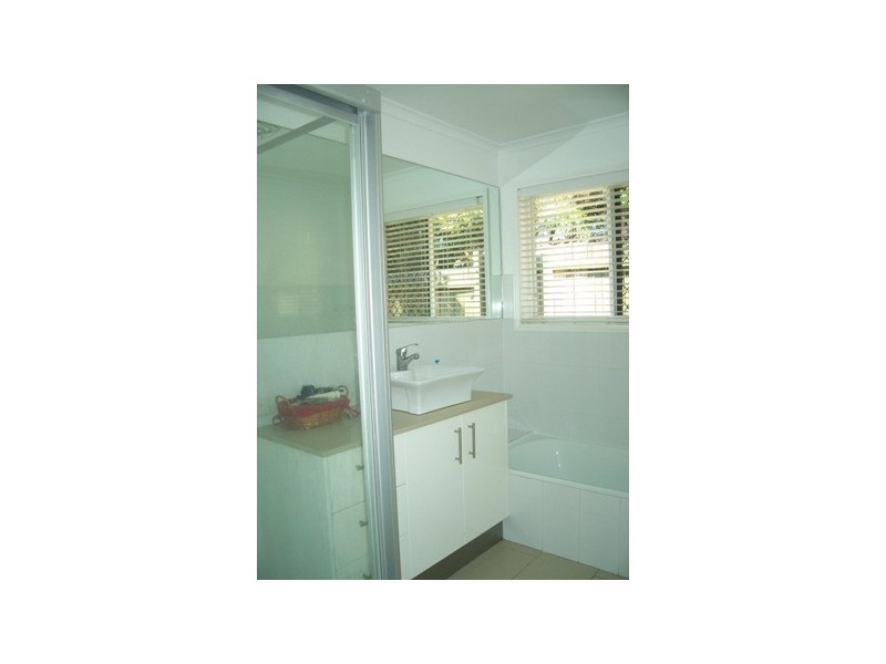 28 Hillside Crescent, Edens Landing QLD 4207