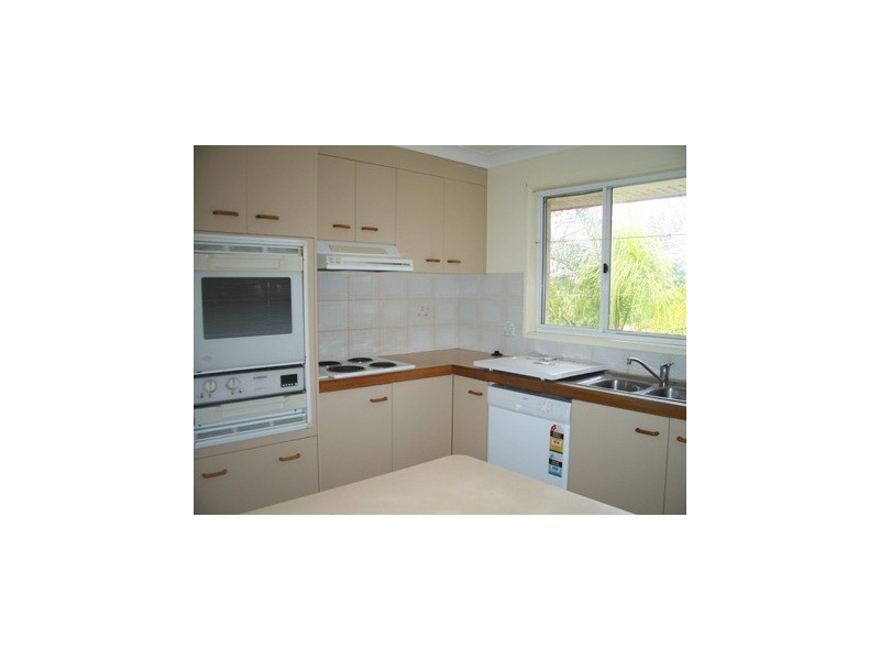 2/7 Jay Crt, Mount Warren Park QLD 4207