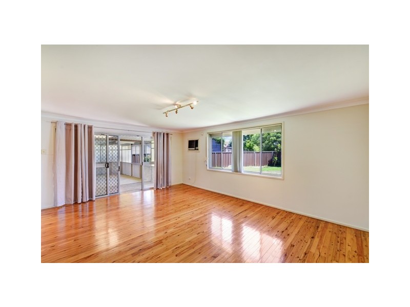 5 Rosalie Cres, Greenacre NSW 2190