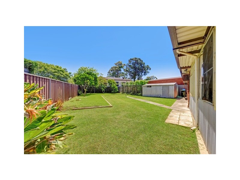 5 Rosalie Cres, Greenacre NSW 2190