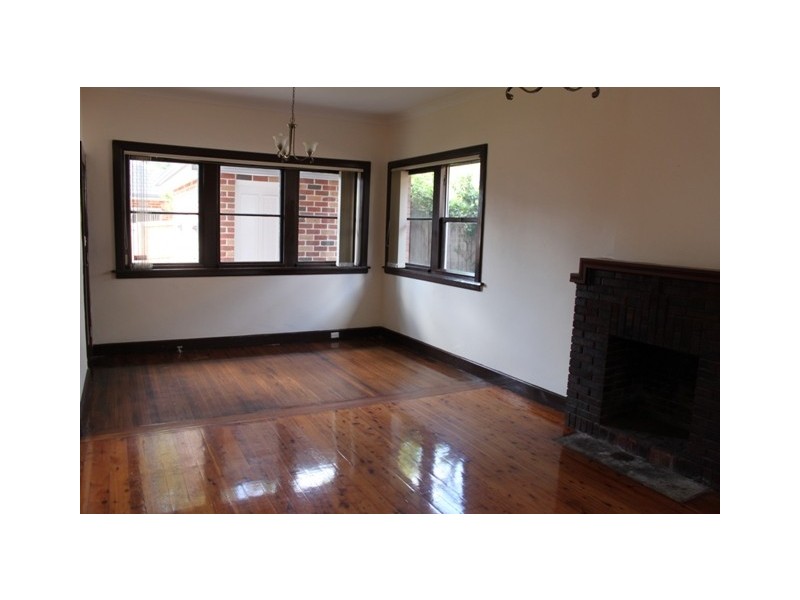 4a Simla Rd, Denistone NSW 2114