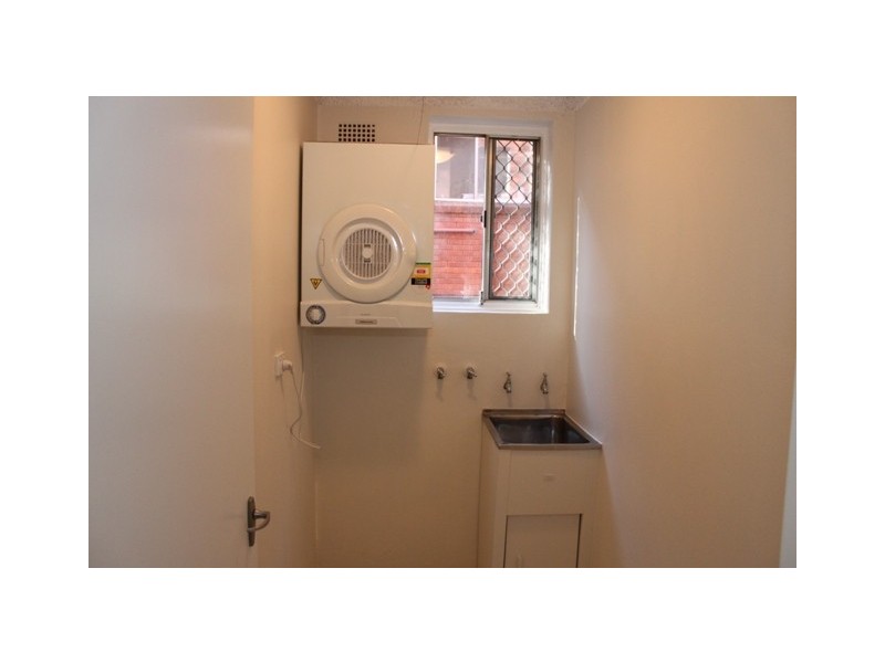 2/38-40 Meadow Cres, Meadowbank NSW 2114