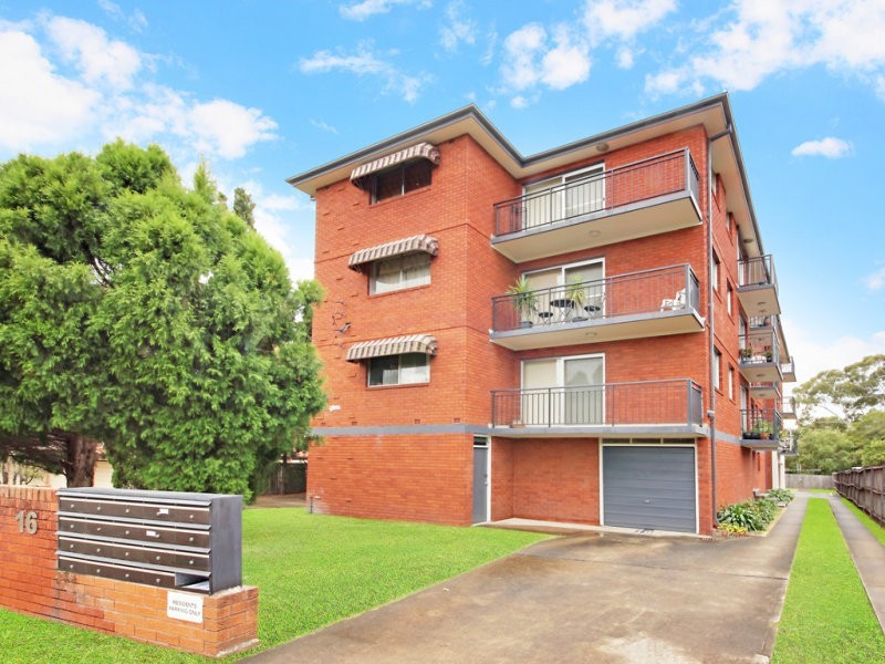 16 Maxim St, West Ryde NSW 2114
