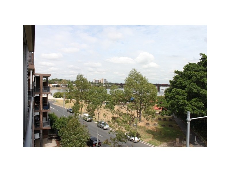 1327/100  Belmore St, Meadowbank NSW 2114