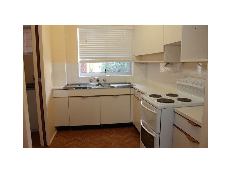 15/12 Meadow Cres, Meadowbank NSW 2114