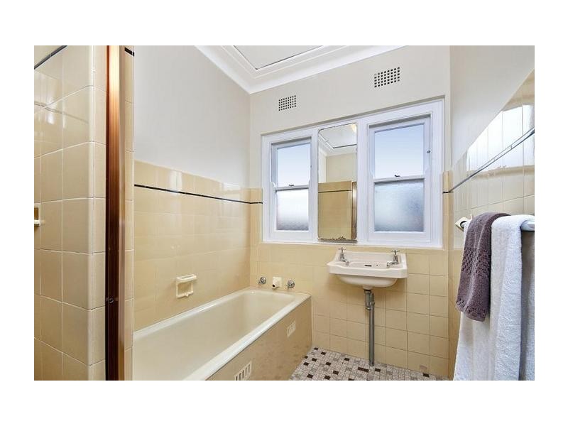 1 Glenayr Ave, West Ryde NSW 2114