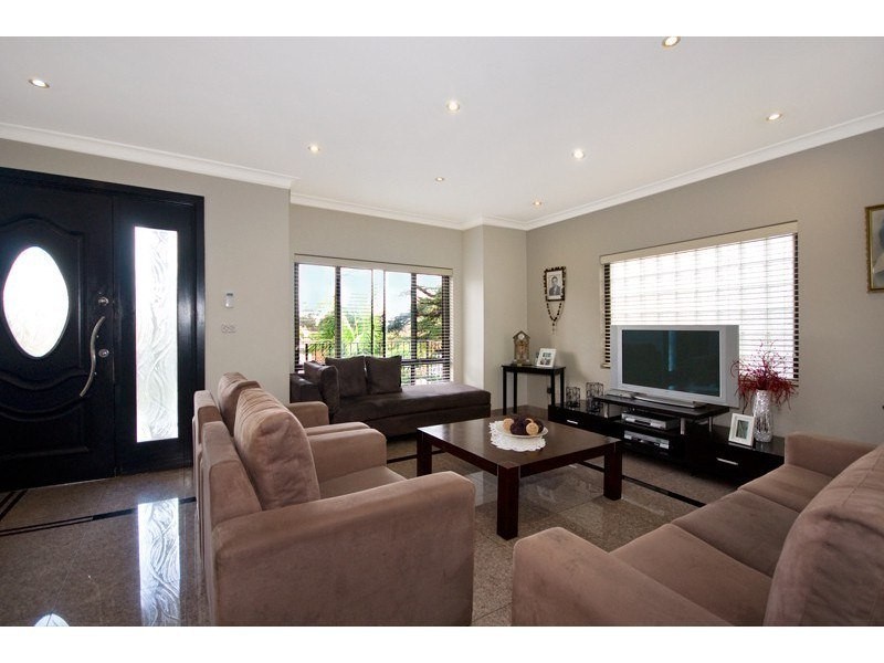 11a Bruce St, Ryde NSW 2112