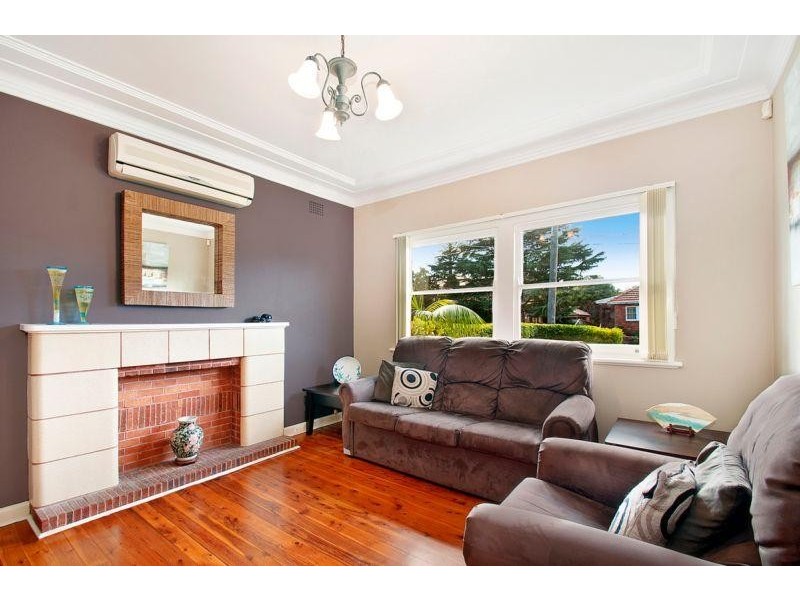 49 Glenayr Avenue, Denistone West NSW 2114