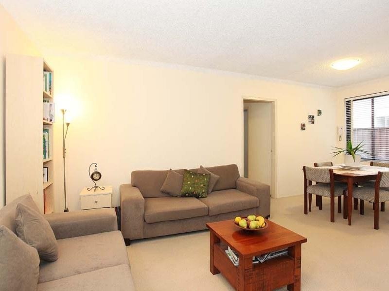 2/6A Bank Street, Meadowbank NSW 2114