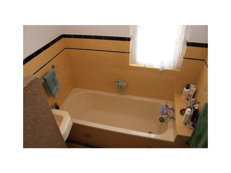 8 Fifth Ave, Denistone NSW 2114