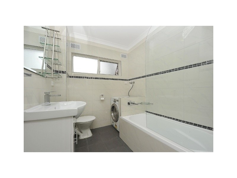 9/20 Bank Street, Meadowbank NSW 2114