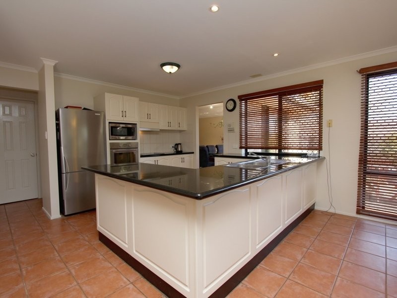 11 Michigan Crescent, Parkinson QLD 4115