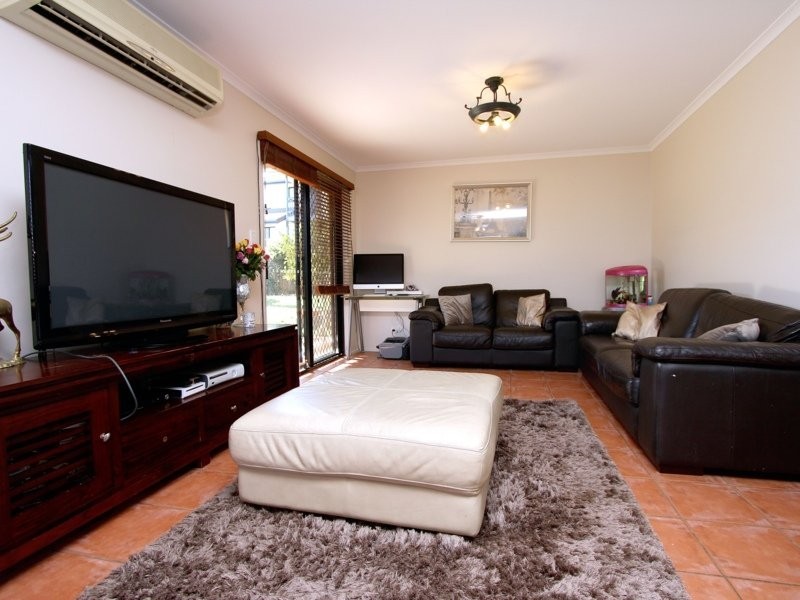 11 Michigan Crescent, Parkinson QLD 4115