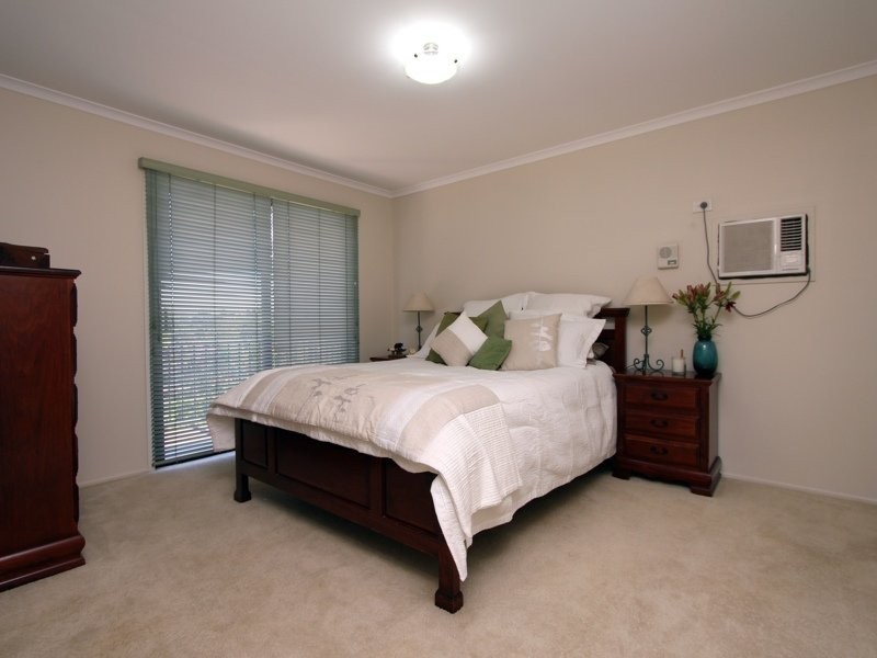 11 Michigan Crescent, Parkinson QLD 4115