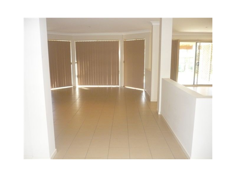 12 Lomond Place, Parkinson QLD 4115