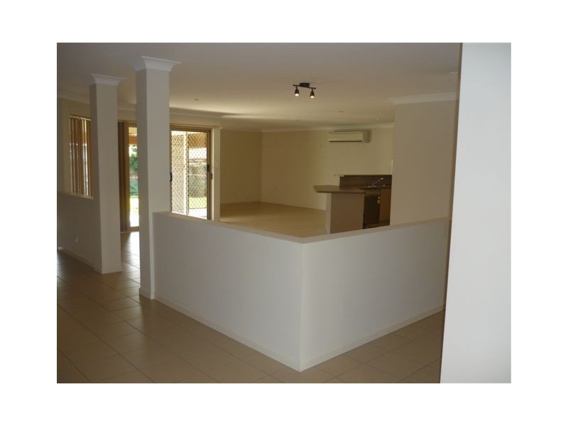 12 Lomond Place, Parkinson QLD 4115